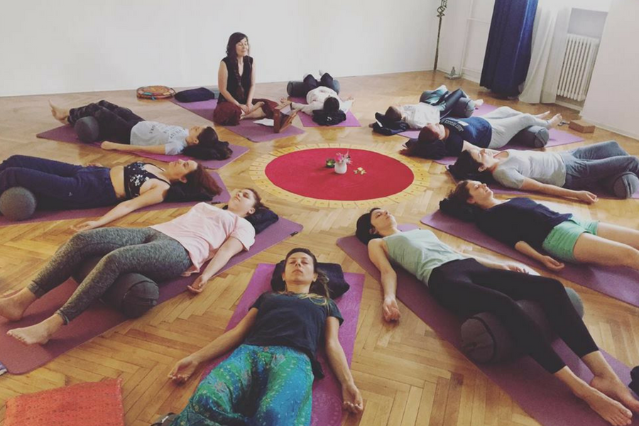 Women's Yoga Circle cu Dana Nedelcu